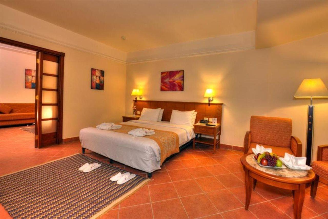 Charmillion Gardens Aquapark 호텔 샤름 엘 셰이크 외부 사진 A room at the hotel